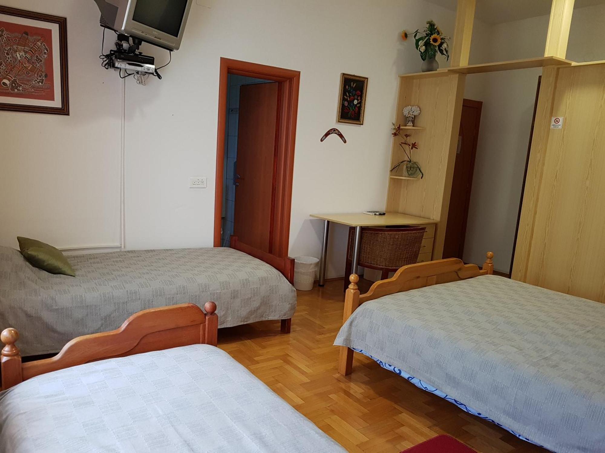 Prenociste Klas Pleternica Zimmer foto