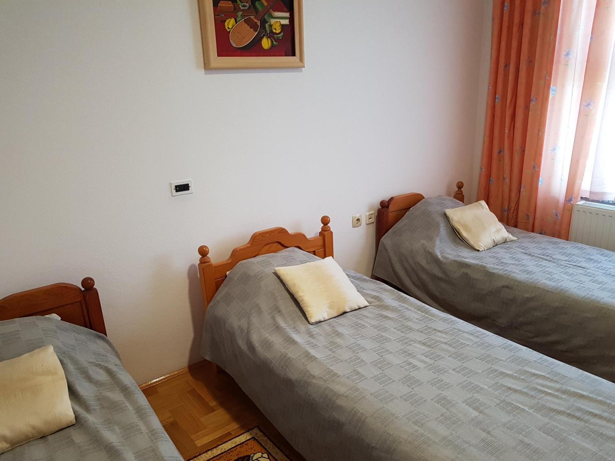 Prenociste Klas Pleternica Zimmer foto